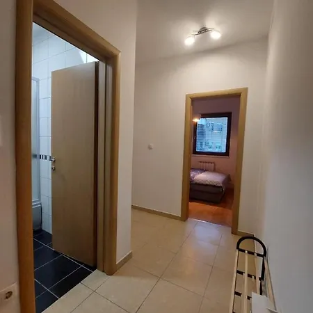 Apartman D *